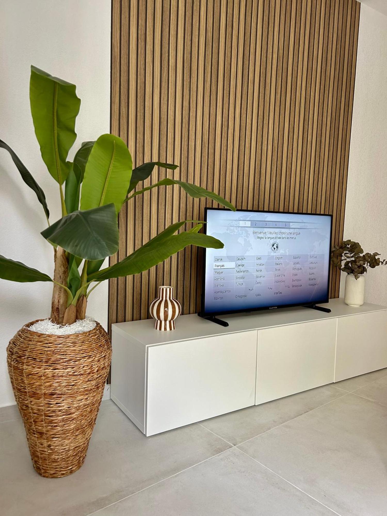 Menton Carre D'Or - Private Garage Apartment Bagian luar foto