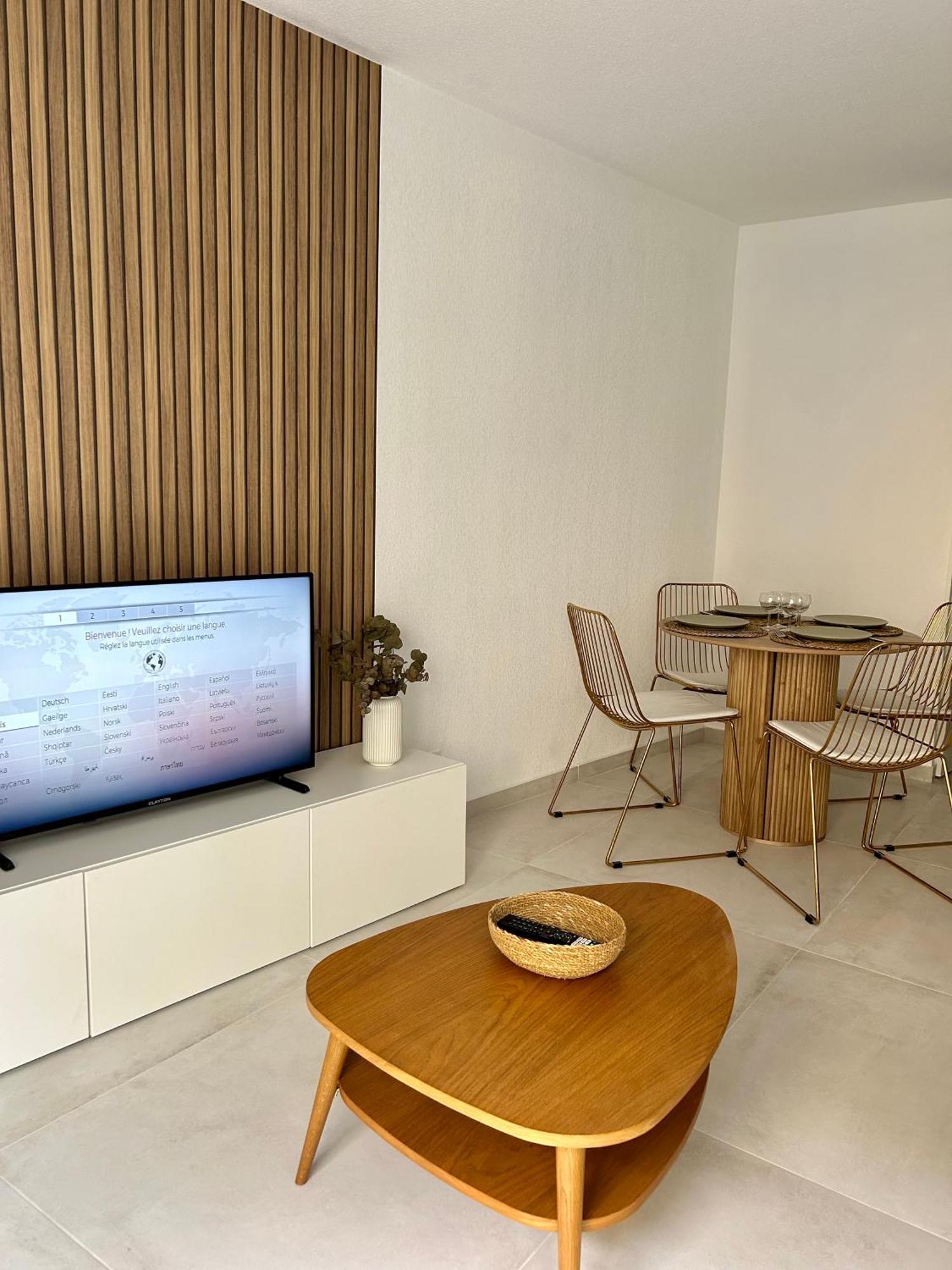 Menton Carre D'Or - Private Garage Apartment Bagian luar foto